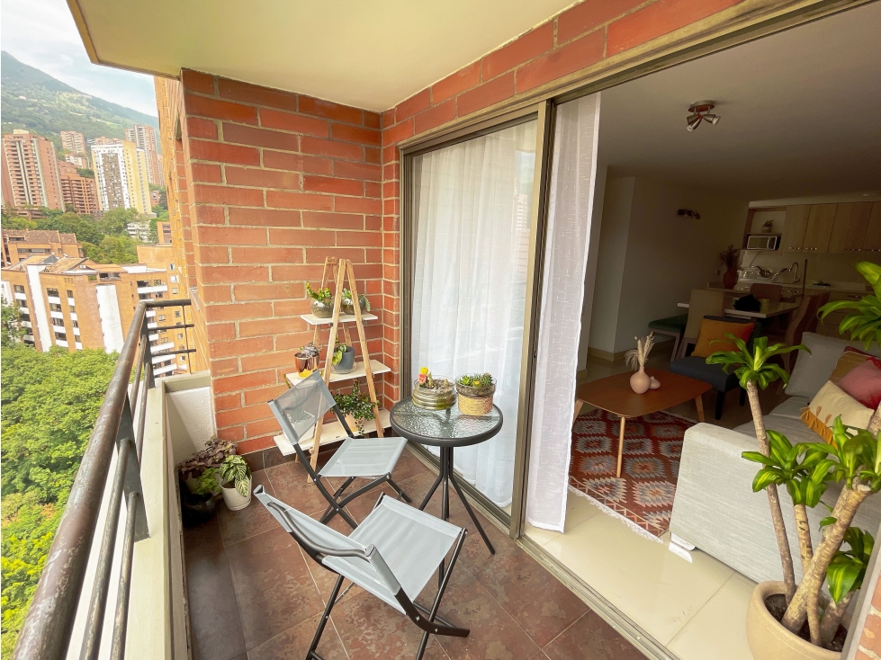 Moderno apartamento en piso alto, amoblado. Provenza. — foto 2