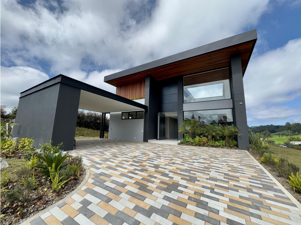 Impresionante casa para estrenar en el Alto de Palmas. — foto 3