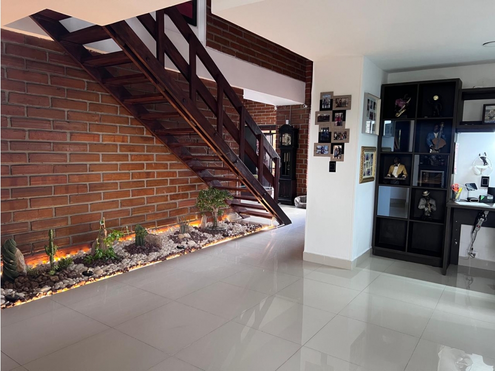 Apartamento duplex en una de las mejores zonas del poblado — foto 4