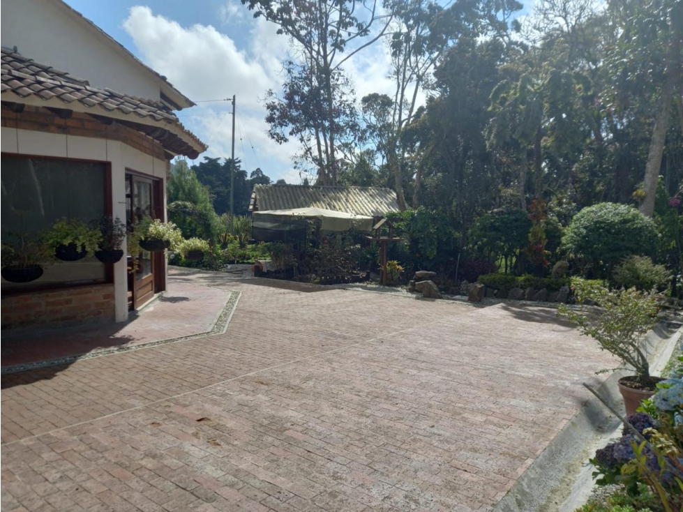 Encanto colonial rodeado de naturaleza y amplios jardines. — foto 4