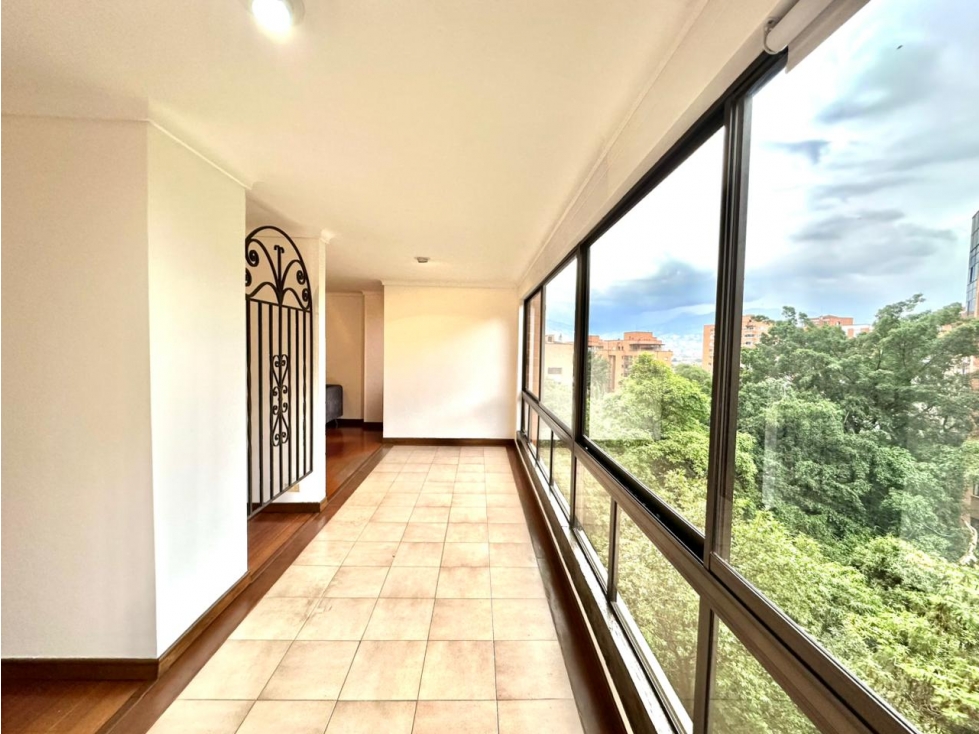 Hermoso apartamento en el Poblado con ubicación estratégica