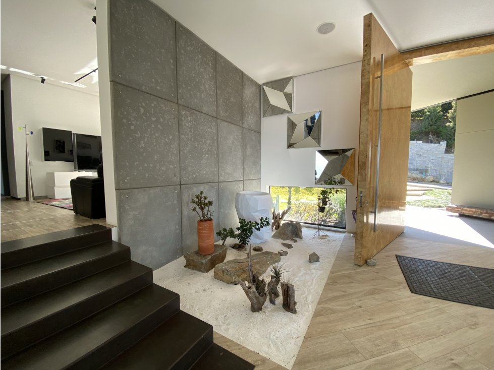 CASA LUXURY CON IMPRESIONANTE VISTA A MEDELLÍN!!! — foto 4