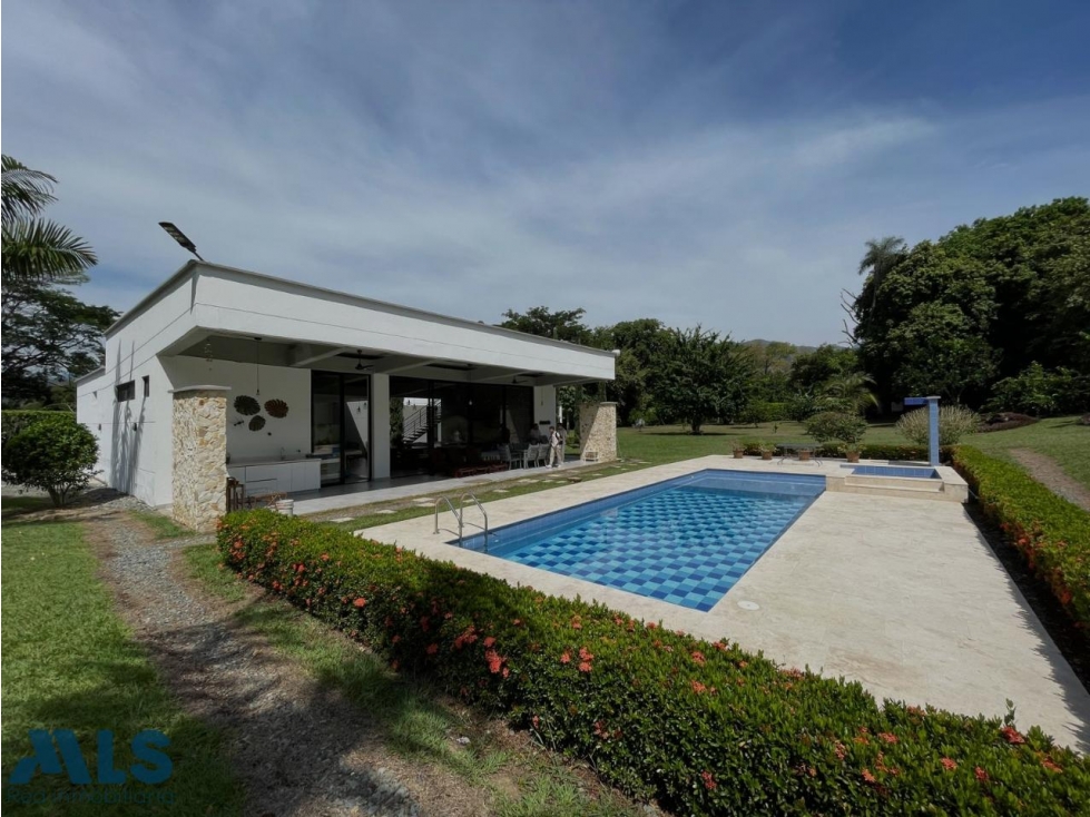 FINCA INDEPENDIENTE EN VENTA EN SANTA FE DE ANTIOQUIA — foto 2