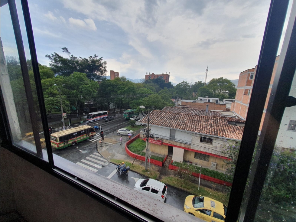 apartamento en excelente ubicación para remodelar — foto 2