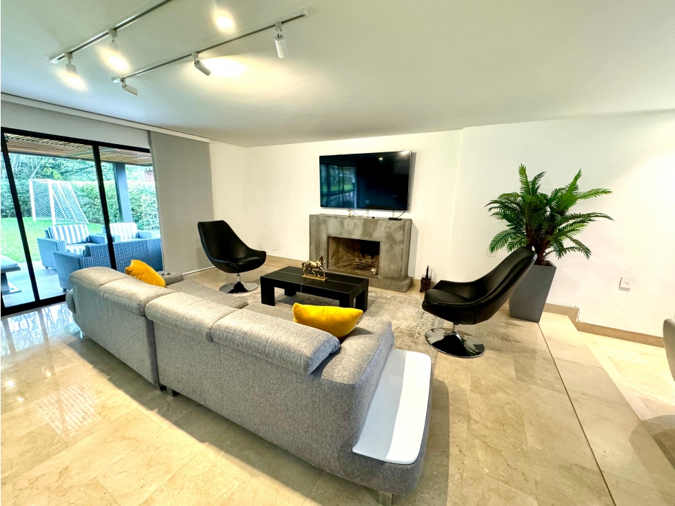 Casa de lujo remodelada en la mejor ubicación del Poblado! — foto 6