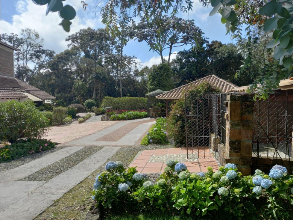 Encanto colonial rodeado de naturaleza y amplios jardines. — foto 5