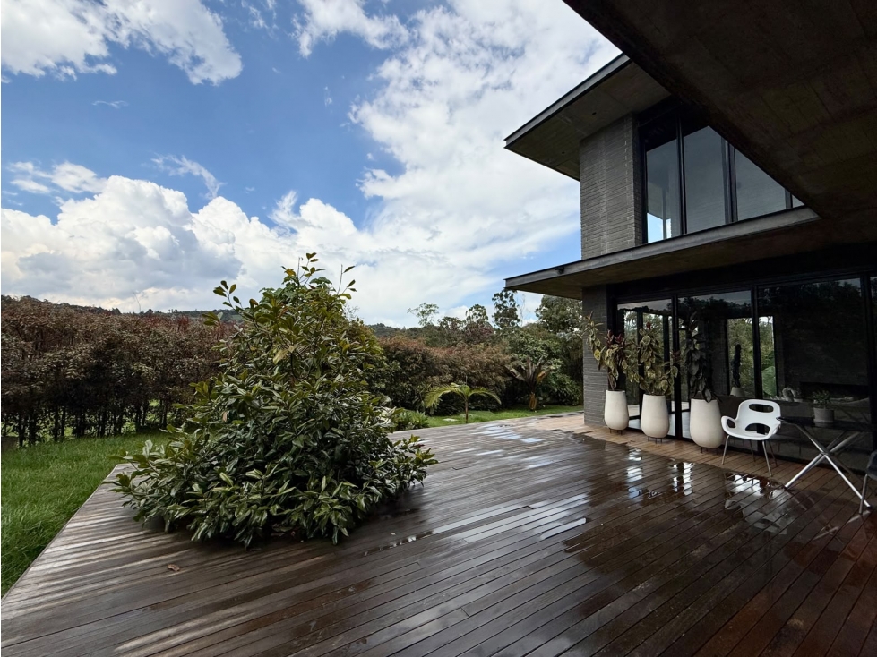 ESPECTACULAR CASA MODERNA EN ARRIENDO EN EL ALTO DE LAS PALMAS - 1