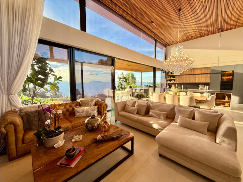 Exclusiva casa con espectacular vista a Medellín
