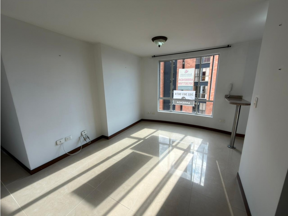 Se alquila apartamento de 2 habitaciones, Álamos