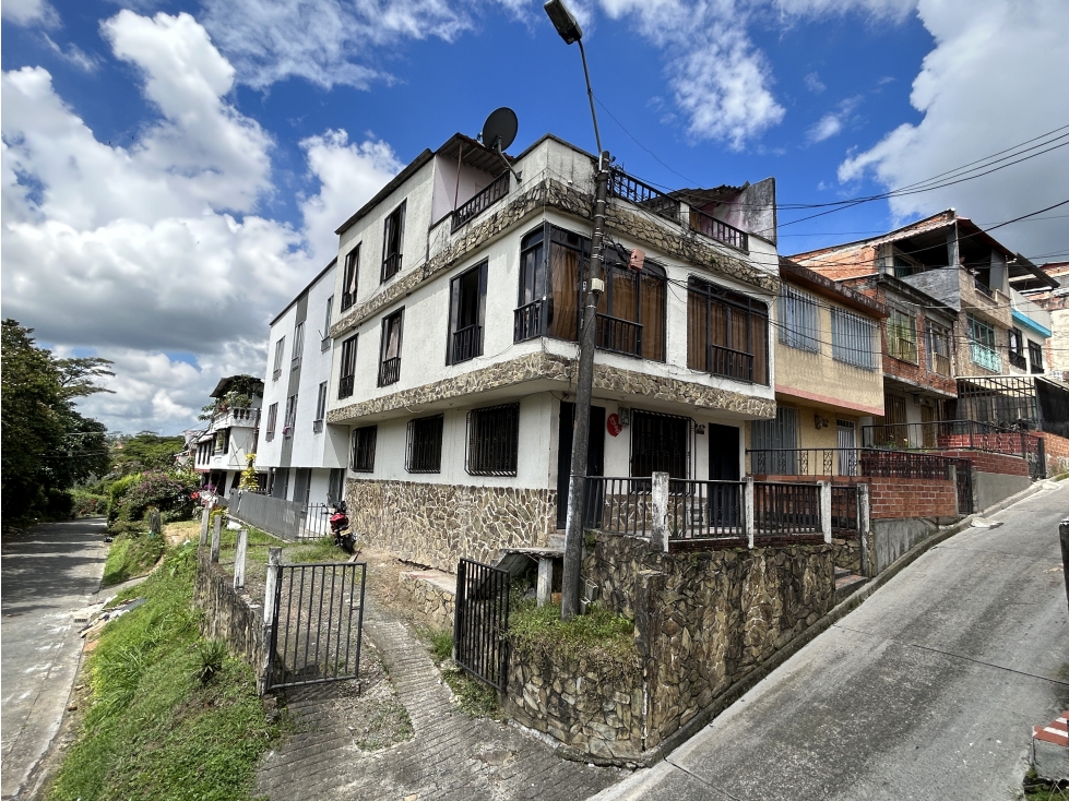 Se vende casa en el Parque Industrial — foto 2