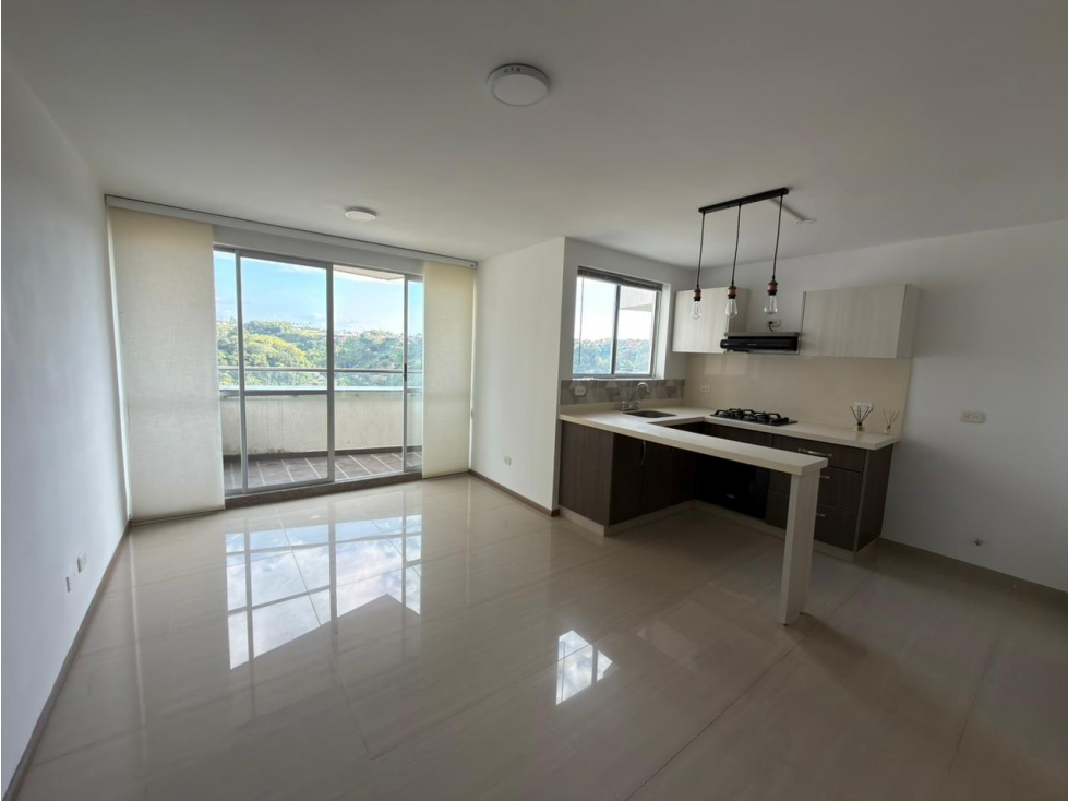Se alquila apartamento de 3 habitaciones, Álamos