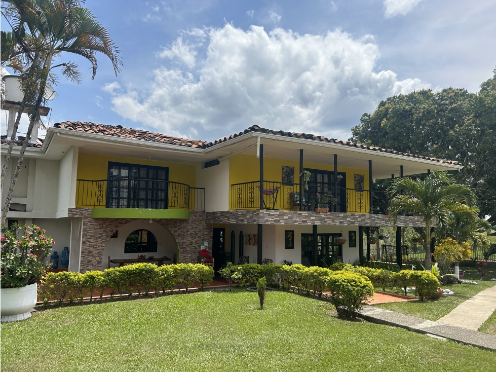SE ALQUILA CASA CAMPESTRE EN MORELIA