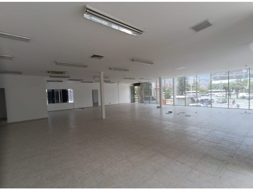 Local en Arriendo en Itagui - 1