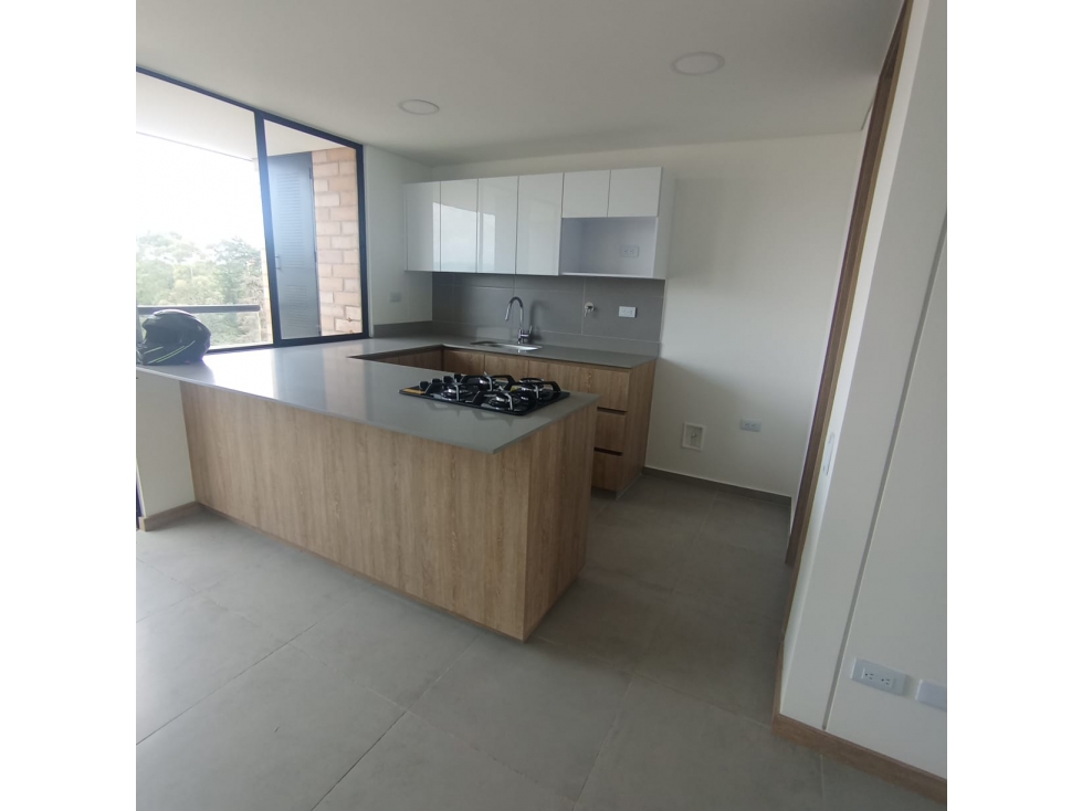 APARTAMENTO EN ARRIENDO SAN ANTONIO — foto 2