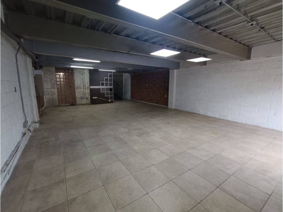 Bodega en Arriendo en Medellin - 2