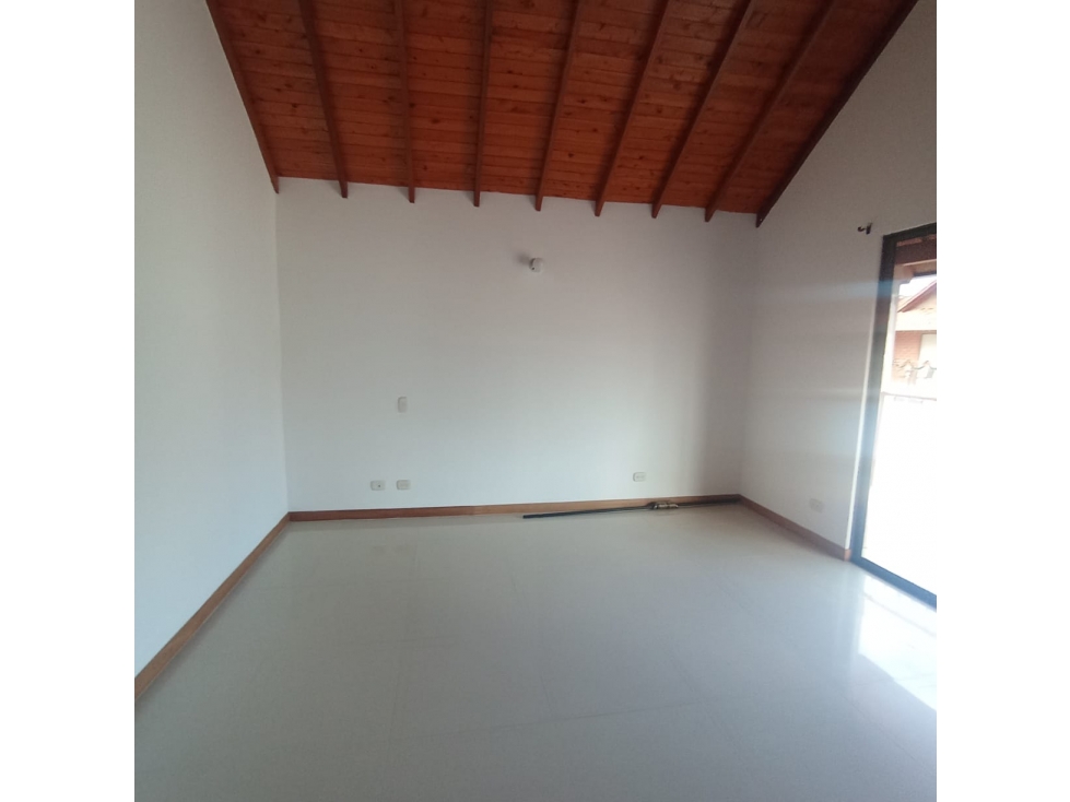 CASA ARRIENDO LA CEJA - 6
