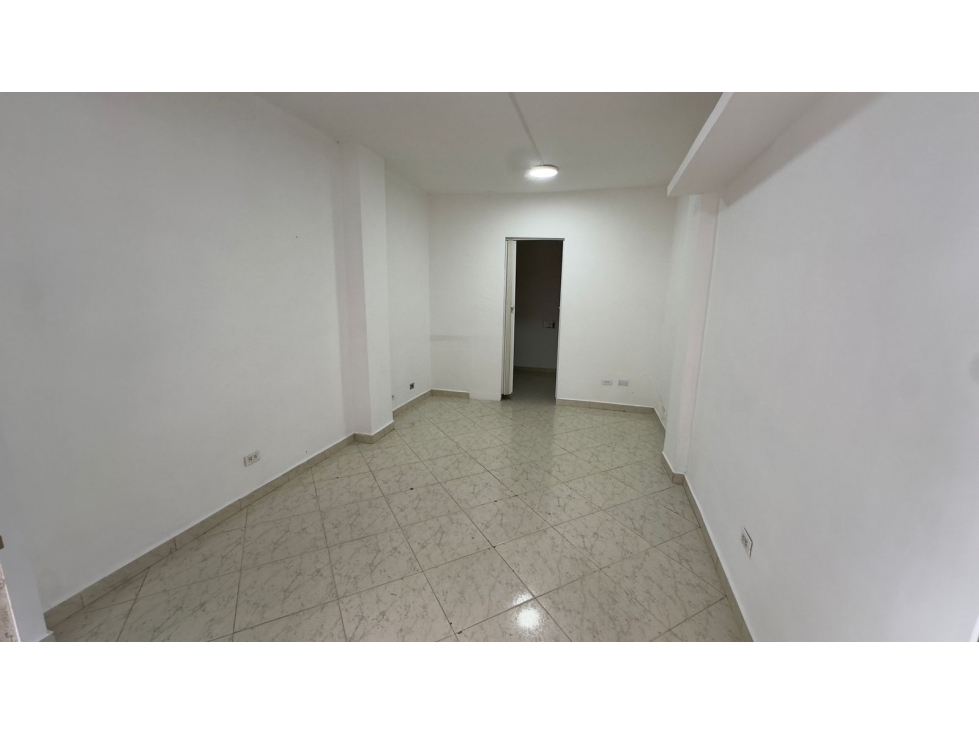 ARRIENDO LOCAL EN LA FLORESTA - 2