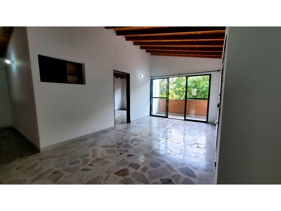 SE ARRIENDA APARTAMENTO EN LA CASTELLANA — foto 2