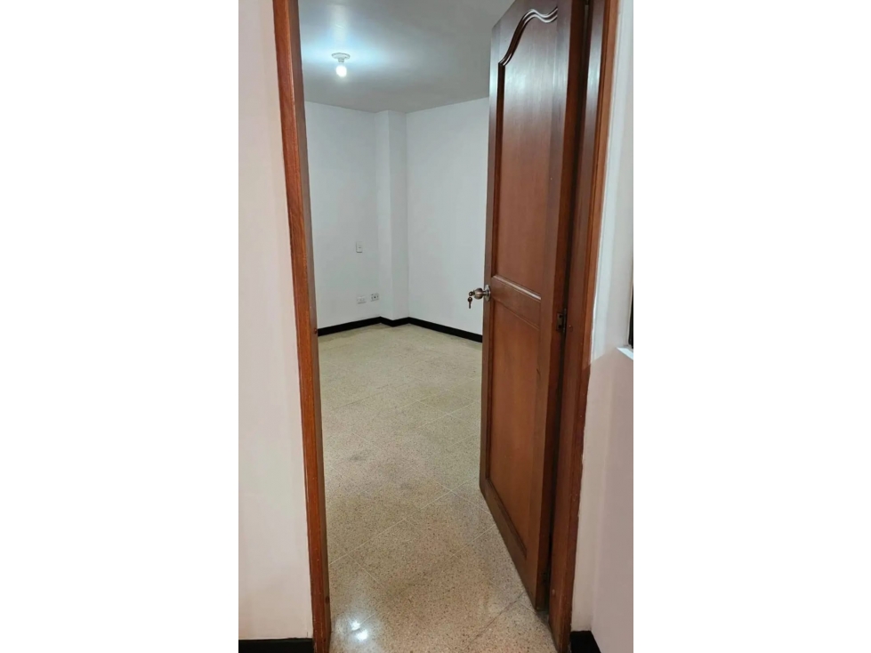 Se arreinda apartamento en la castellana — foto 3