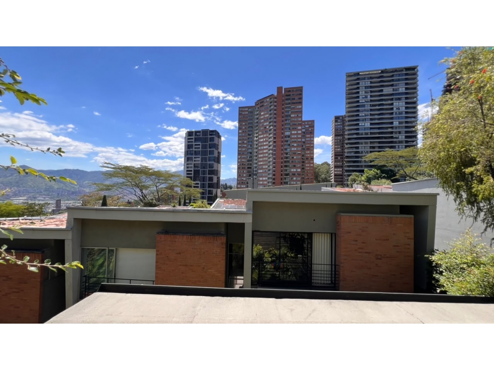 Casa en Venta Ubicada en Altos del poblado - 3