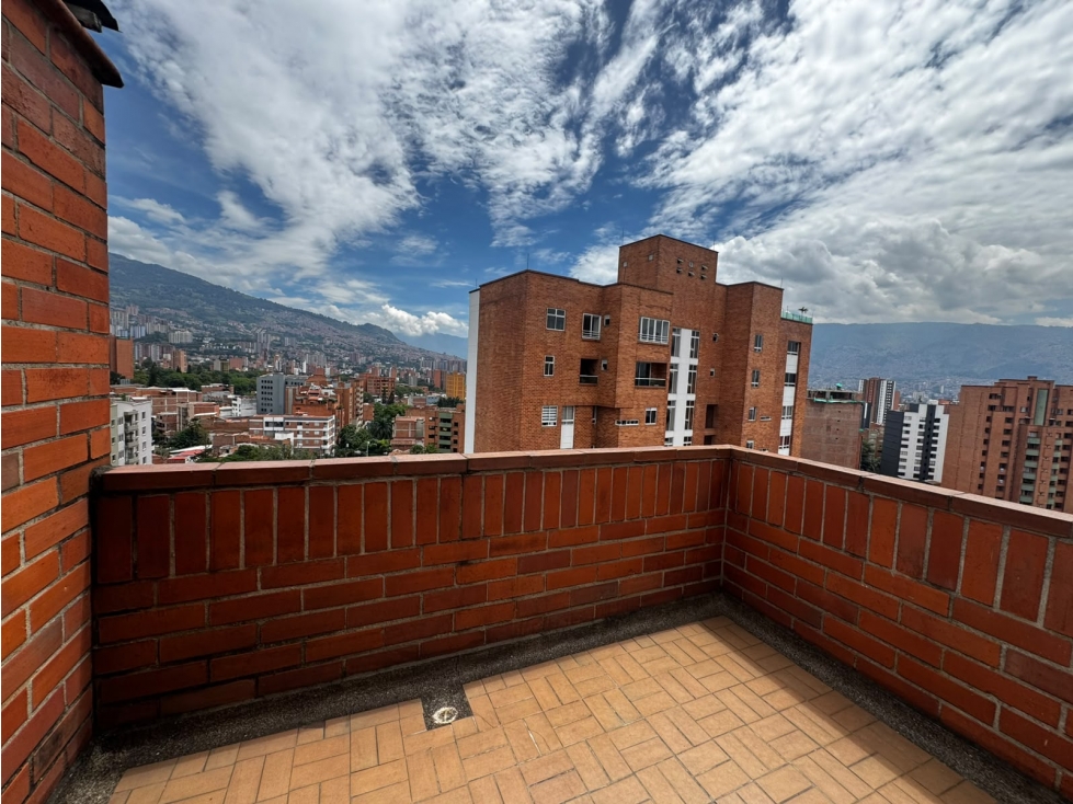 Se arrienda penthouse en laureles — foto 3