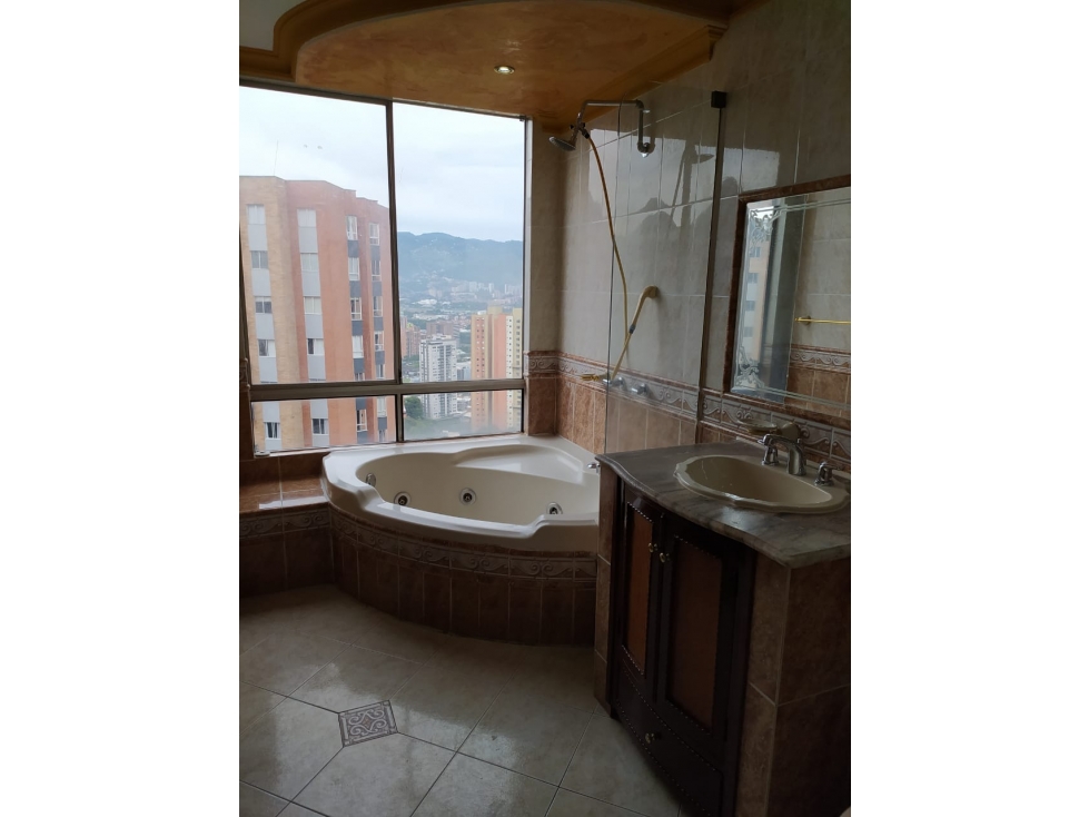 Apartamento en Arriendo San Diego — foto 2