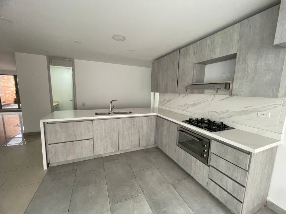 Arriendo apartamento en loma del campestre poblado — foto 4