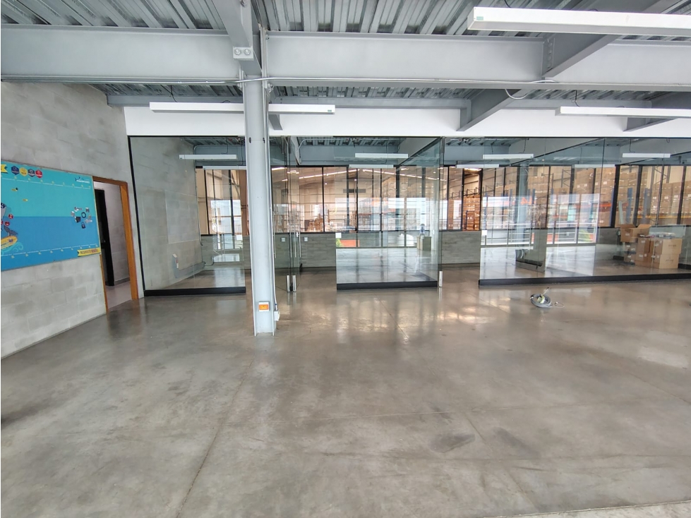 Arriendo Bodega en Bello - 2
