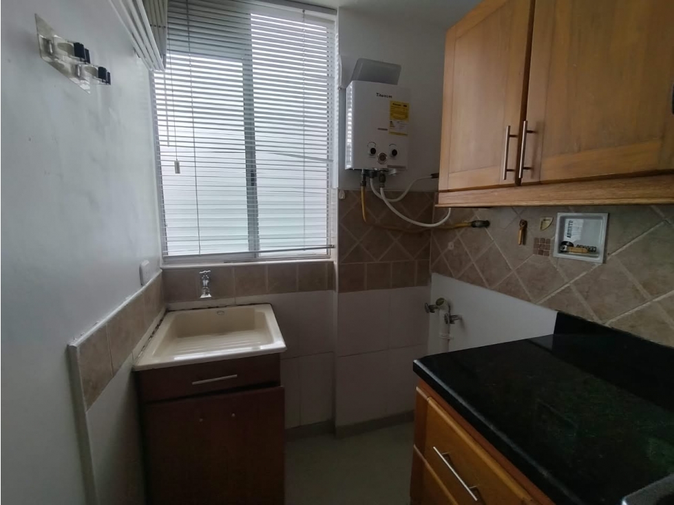 SE ARRIENDA APARTAMENTO EN LA LOMA DEL INDIO — foto 3