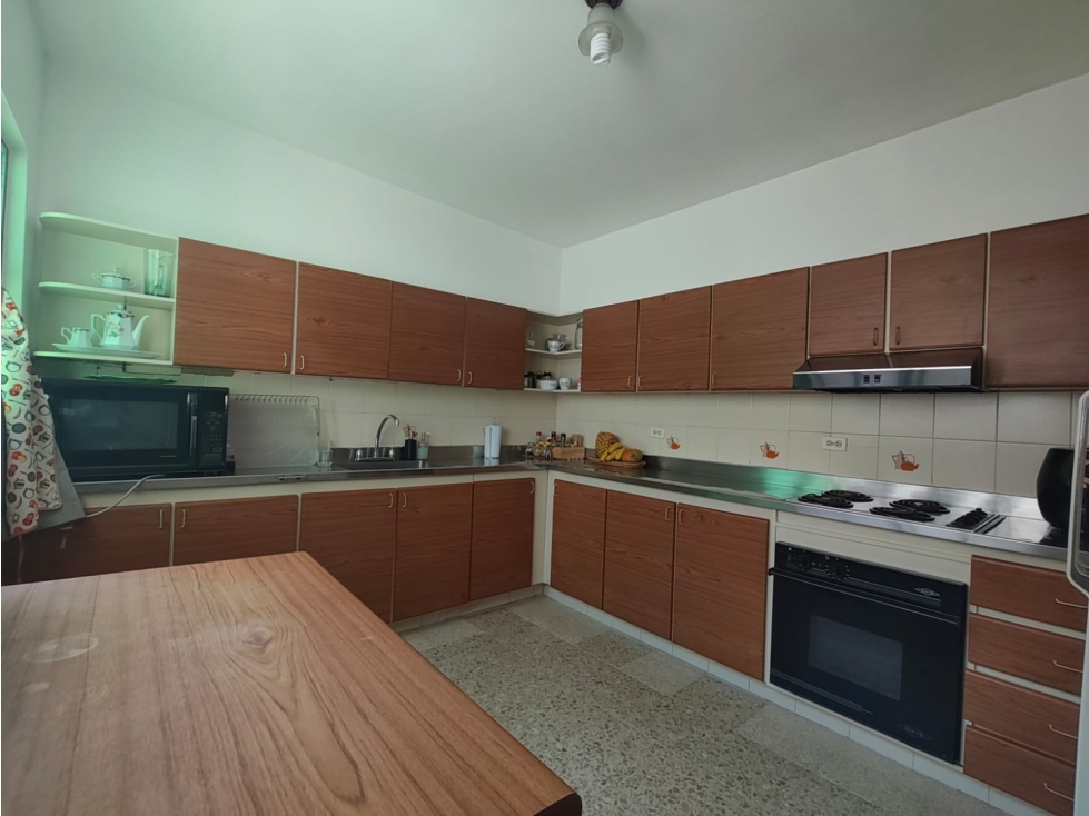 SE ARRIENDA CASA EN EL SECTOR DE LAURELES