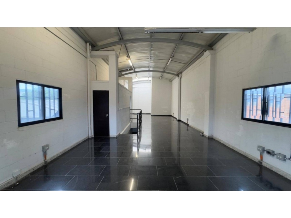 Bodega en Arriendo en Medellin — foto 2