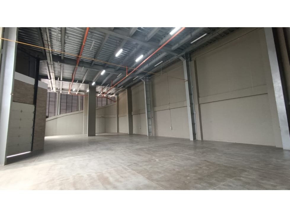 Arriendo Bodega en Caldas - 2
