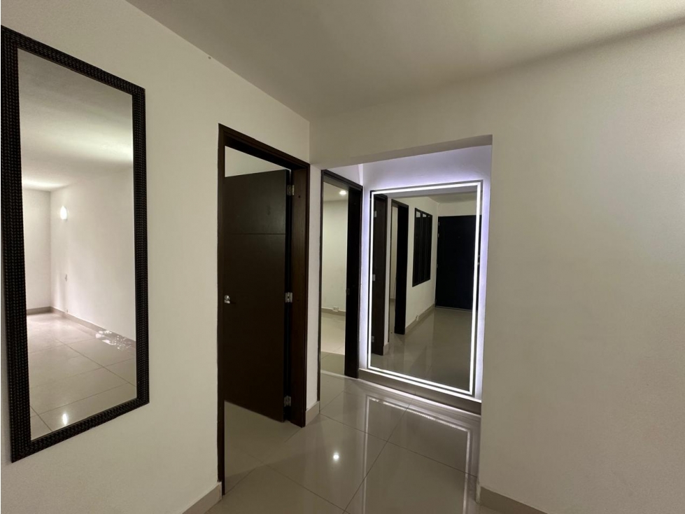 APARTAMENTO EN ARRIENDO EN EL POBLADO SECTOR LOMA DE LOS PARRA — foto 6