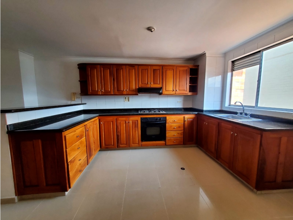 SE ARRIENDA APARTAMENTO EN EL NOGAL - 1