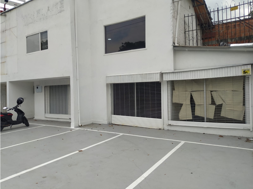 Arriendo Casa Local Patio Bonito