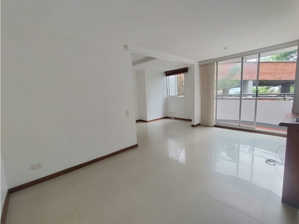 SE ARRIENDA APARTAMENTO EN LA LOMA DEL INDIO — foto 4