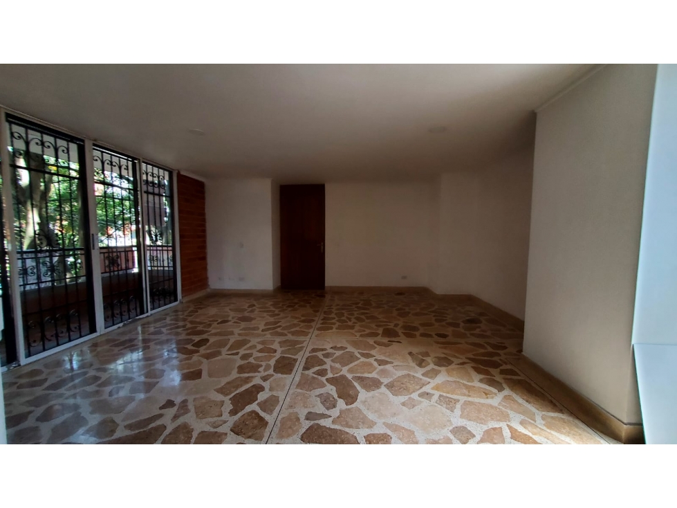 SE ARRIENDA APARTAMENTO EN LA CASTELLANA — foto 3