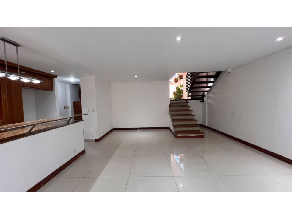 Casa en Venta Ubicada en Altos del poblado - 4