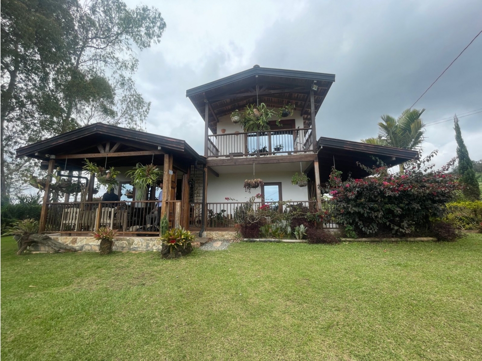 Vendo hermosa casa finca en san Vicente cerca al peñol