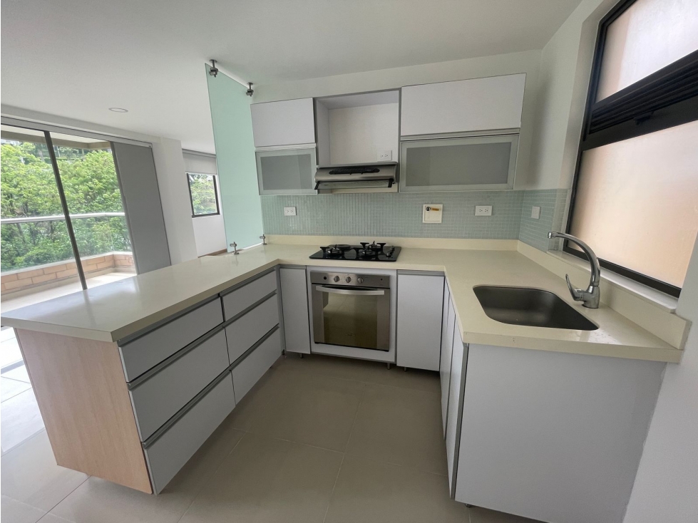 Arriendo apartamento en altos del poblado
