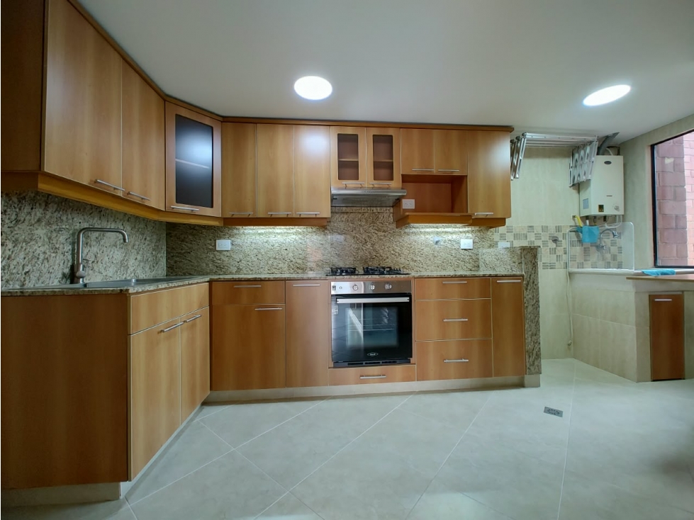 APARTAMENTO EN ARRIENDO EN EL POBLADO SECTOR LA FRONTERA