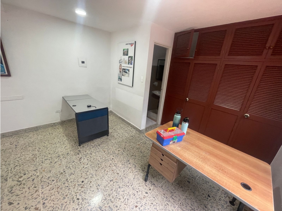 Arriendo oficina en c. comercial la américa — foto 3