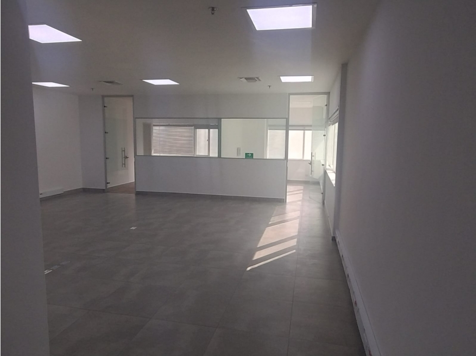 arriendo oficina en el poblado