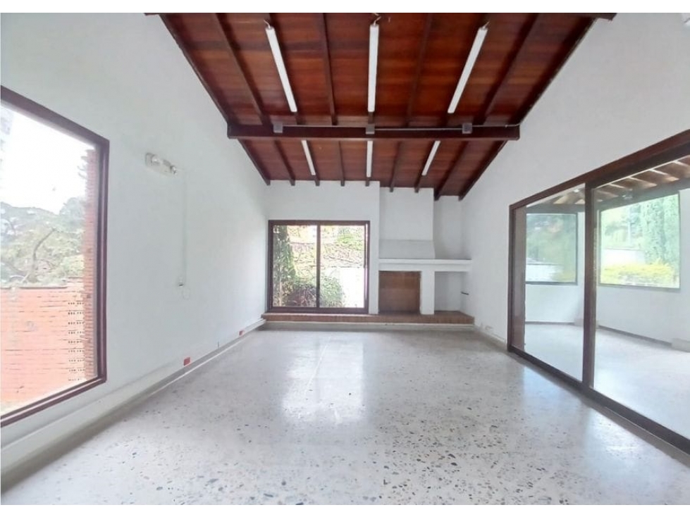 Casa Comercial en Arriendo en Medellin - 2