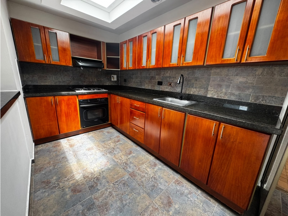Se arrienda penthouse en laureles