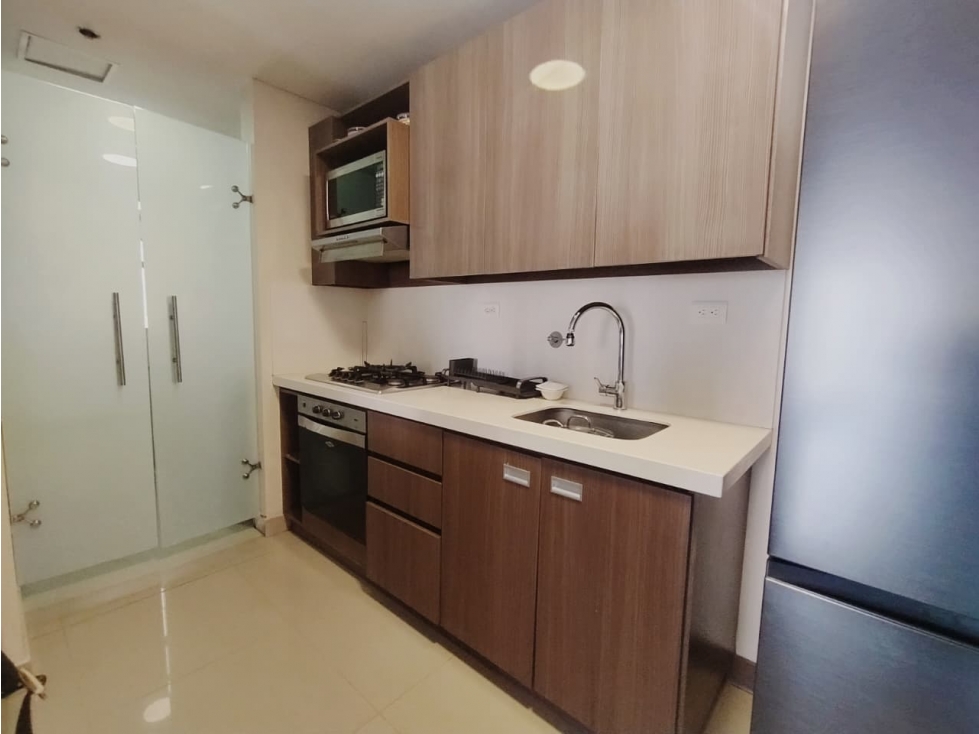 Se arrienda apartamento amoblado sector poblado castropol — foto 2