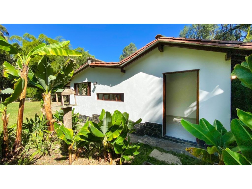 SE ARRIENDA CASA CAMPESTRE EN RIONEGRO SECTOR LLANO GRANDE