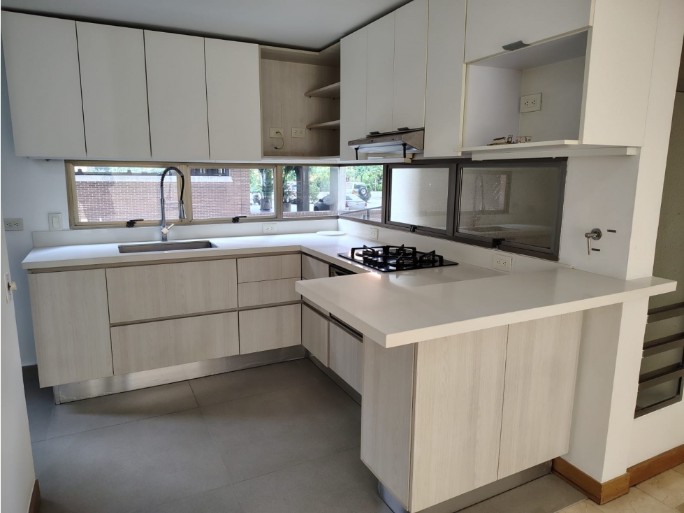 Arriendo Apartamento en el Poblado