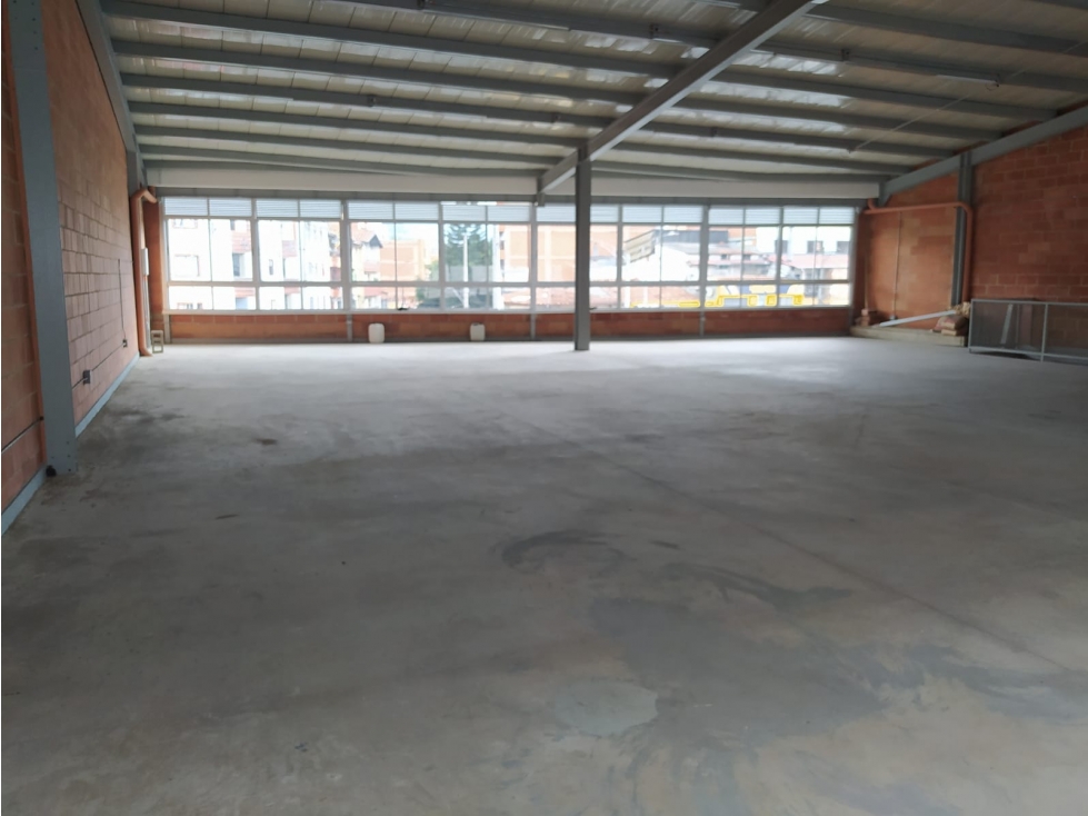 Arriendo Local o Bodega Simón Bolívar — foto 3