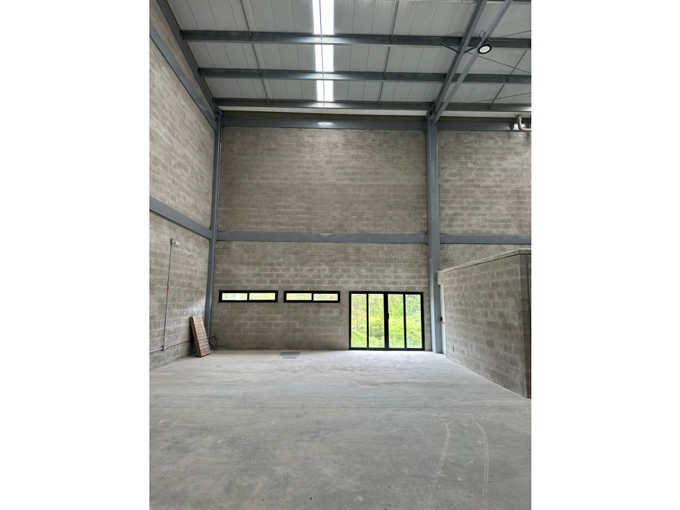 Arriendo Bodega Llano Grande - 2